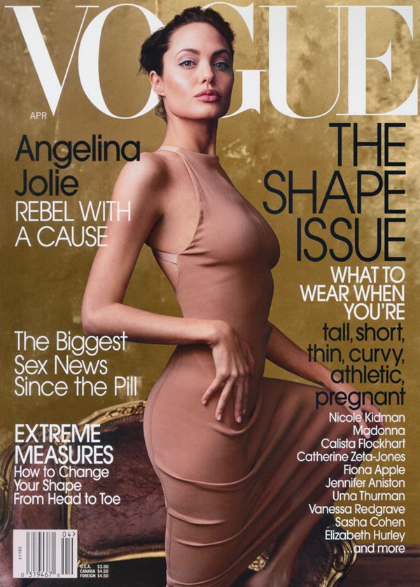 Анджелина Джоли тогда и сейчас: фото обложек - в облегающем бежевом платье для Vogue US (апрель 2002)