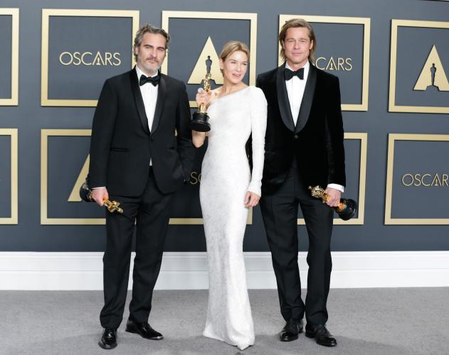 «Оскар-2020»: победители - Хоакин Феникс, Рене Зеллвегер и Брэд Питт с наградами